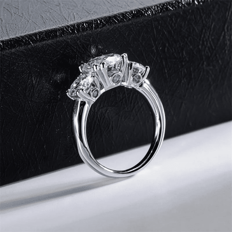 Anel de Noivado 3 Pedras Moissanite em Prata 925 e Banhado a ouro 18k - Arbo joias