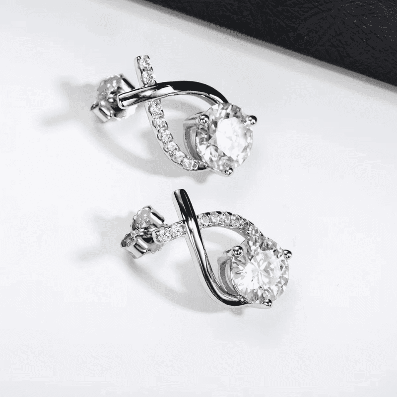 Brincos Moissanite 4ct Cravejado em Prata 925 Banhado a Ouro 18k - Arbo joias