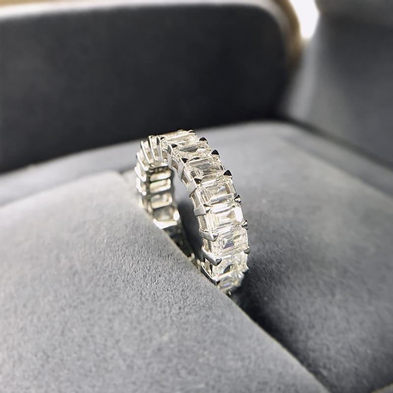 Aparador de Aliança com Moissanite 3.5mm Esmeralda