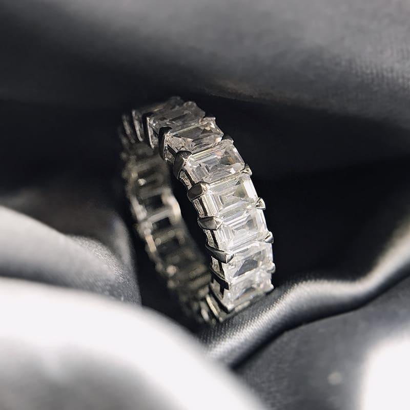 Aparador de Aliança com Moissanite 3.5mm Esmeralda