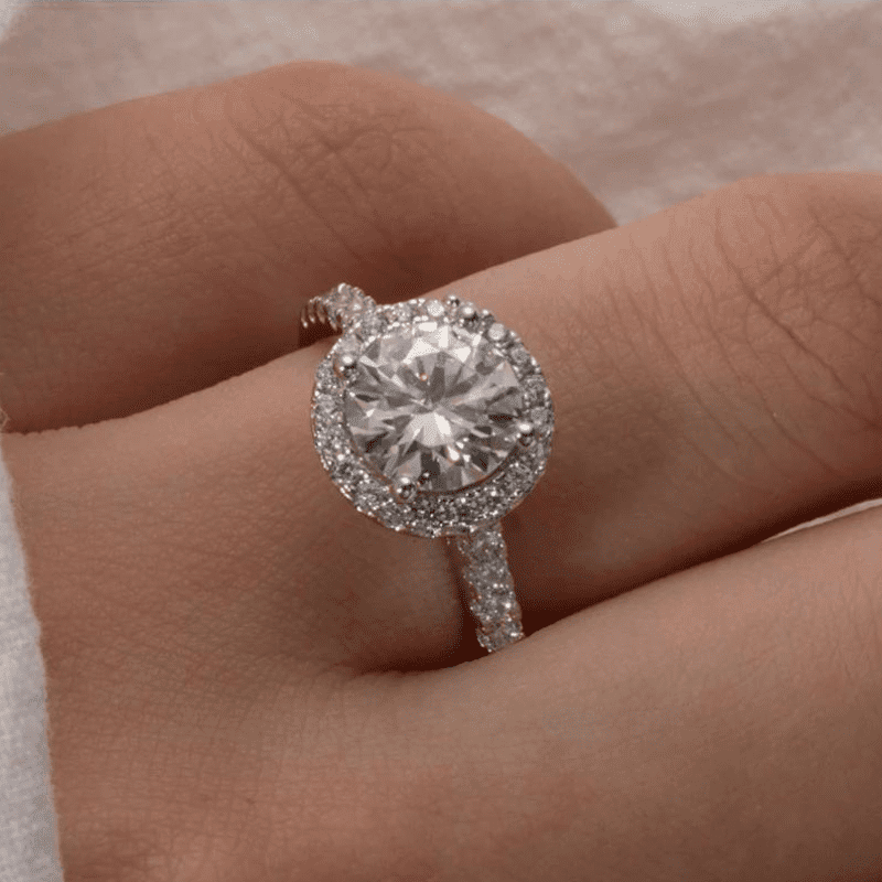 ANEL DE NOIVADO HALO MOISSANITE 2 QUILATES