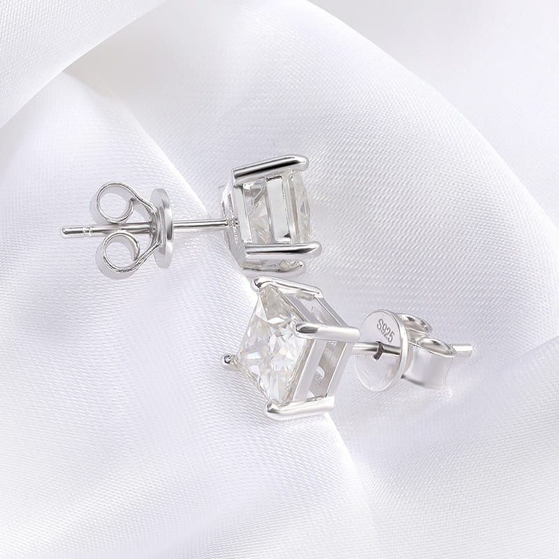 Brinco Ponto de Luz Moissanite - Princesa
