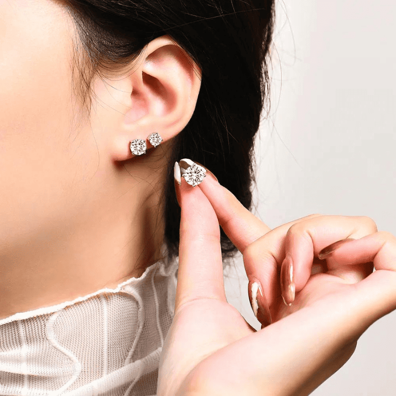 Brinco Ponto de Luz Moissanite 4 Garras