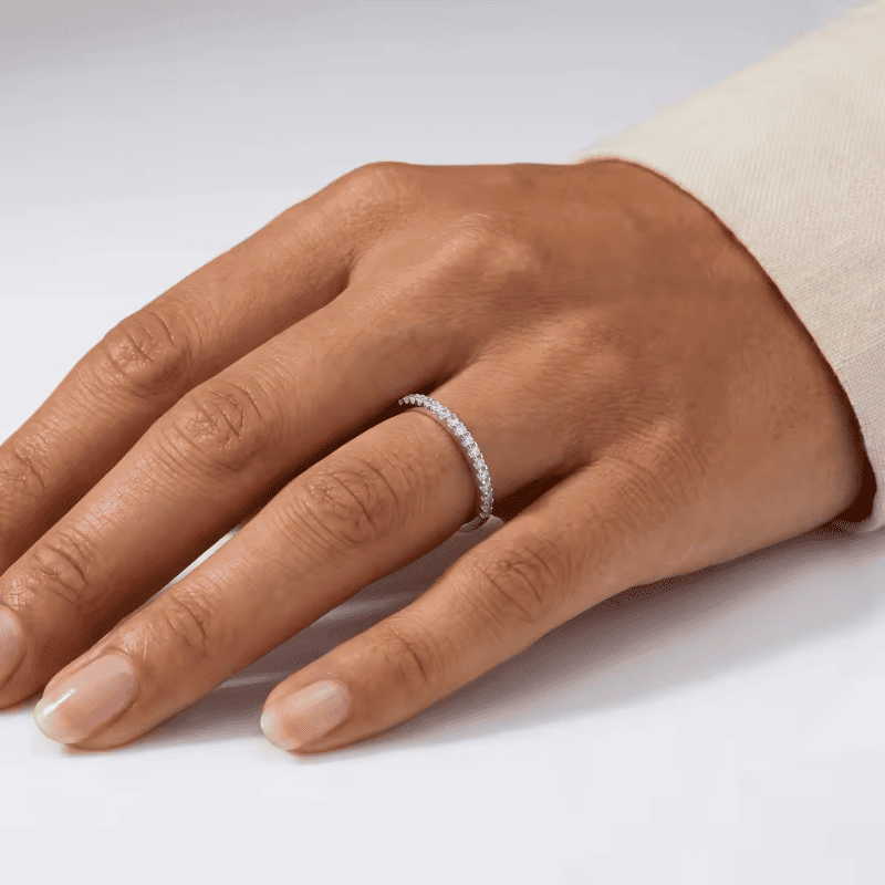 Meia Aliança com Moissanite 1.5 mm