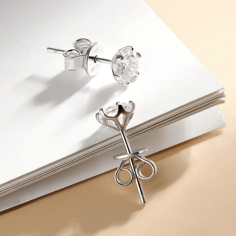 Brinco Ponto de Luz Moissanite 6 garras - Pétula