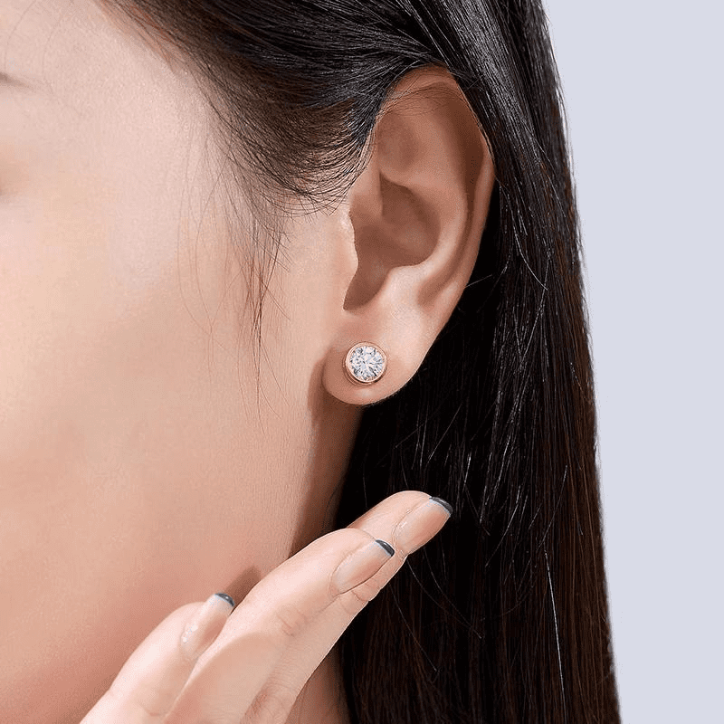 Brinco ponto de luz moissanite 