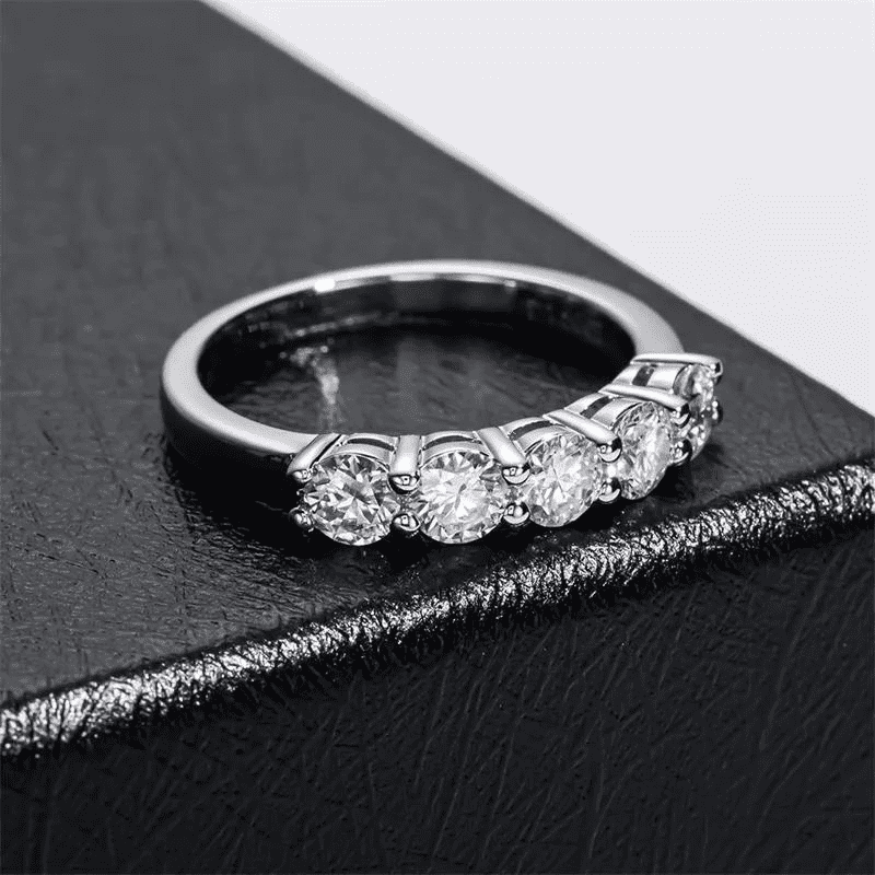 Meia Aliança Eternity  Moissanite 1.5 quilates